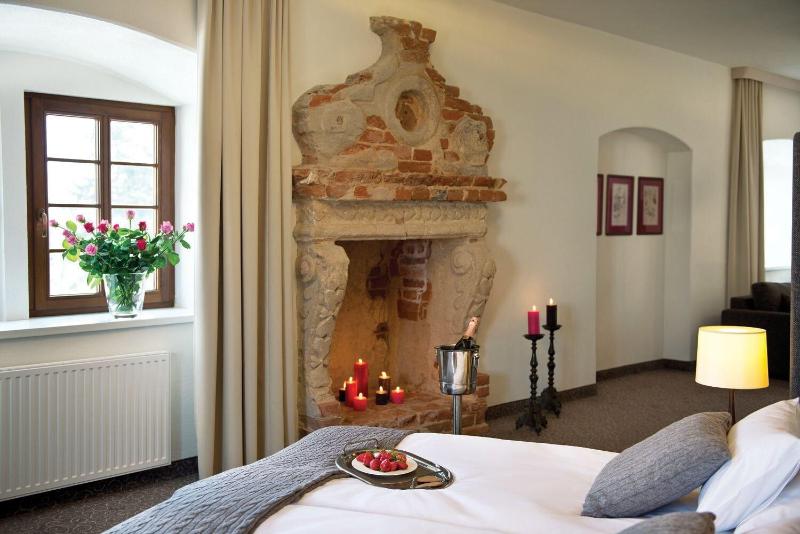 Uroczysko Siedmiu Stawów Luxury Hotel image