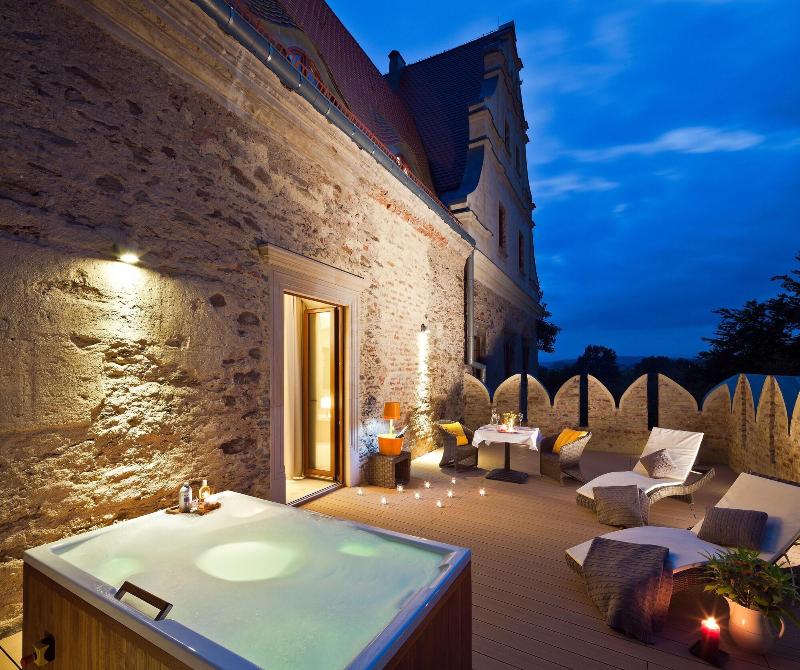Uroczysko Siedmiu Stawów Luxury Hotel image