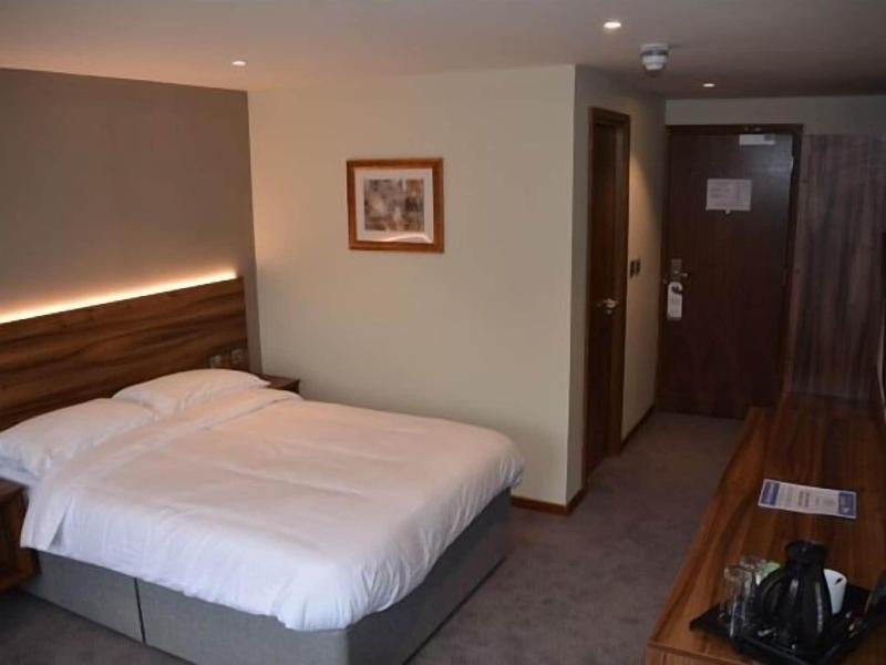 Raglan Lodge image