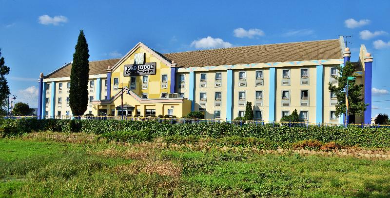 Road Lodge Carnival City