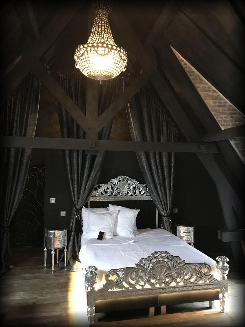 Love Hotel Domaine 10 image