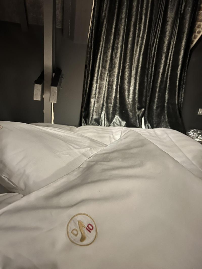 Love Hotel Domaine 10 image