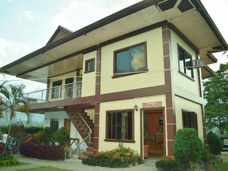 Sunrise Garden Lake Resort image