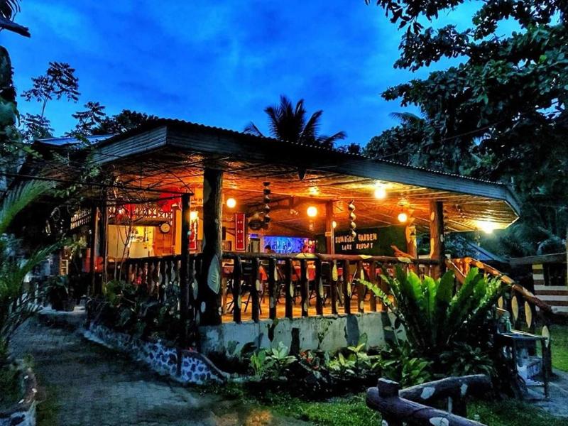 Sunrise Garden Lake Resort image 1