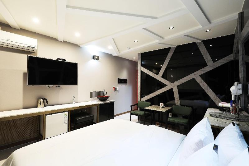 Bellino Hotel image