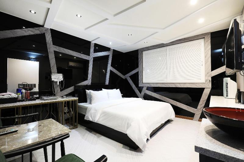 Bellino Hotel image
