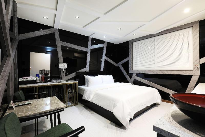 Bellino Hotel image