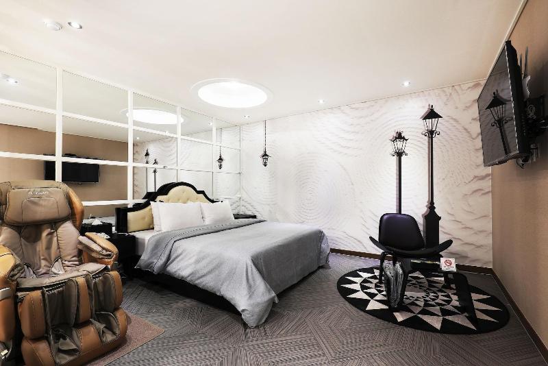 Bellino Hotel image