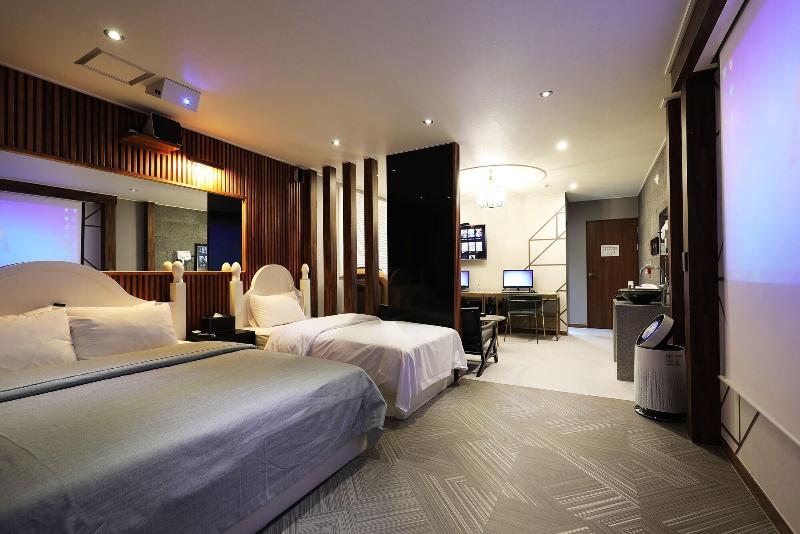 Bellino Hotel image