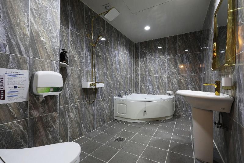 Bellino Hotel image