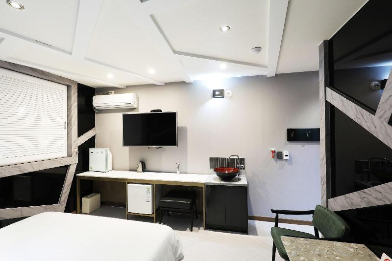 Bellino Hotel image
