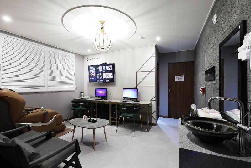 Bellino Hotel image