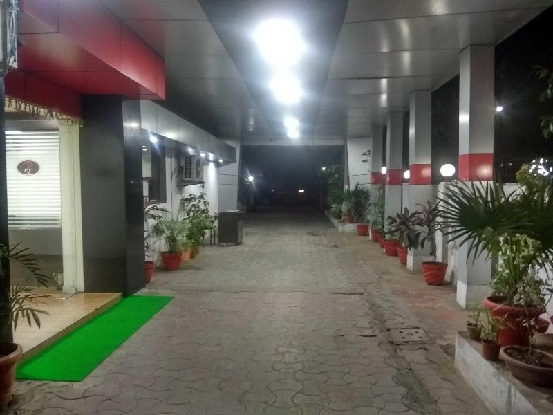 Jk Rooms 108 Hotel Royal Regency image