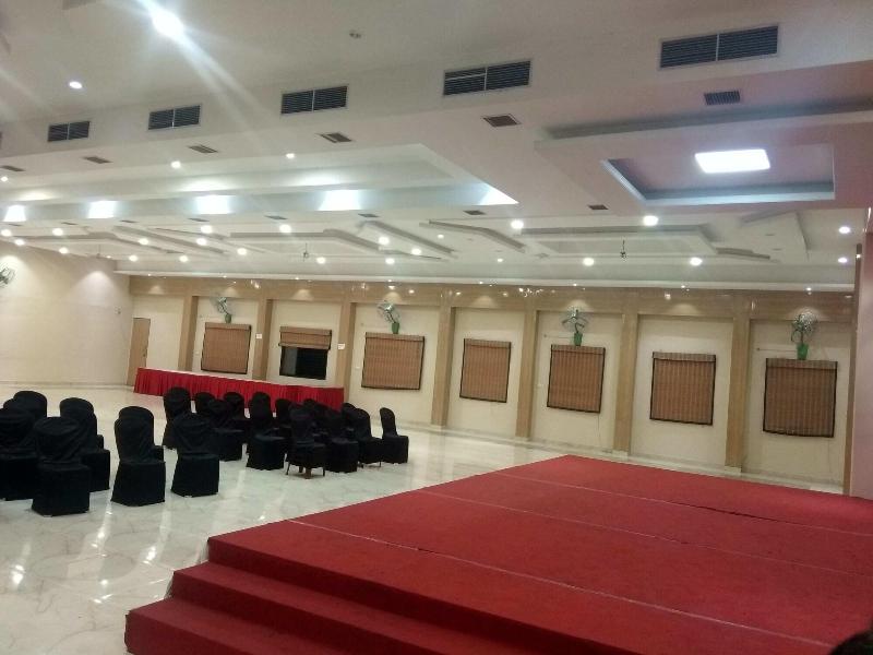 Jk Rooms 108 Hotel Royal Regency image