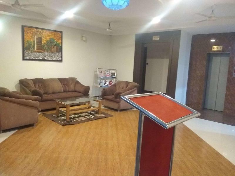 Jk Rooms 108 Hotel Royal Regency image