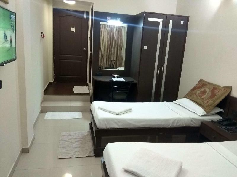 Jk Rooms 108 Hotel Royal Regency image
