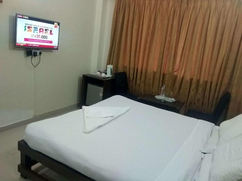 Jk Rooms 108 Hotel Royal Regency image