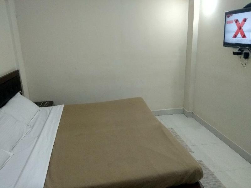 Jk Rooms 108 Hotel Royal Regency image