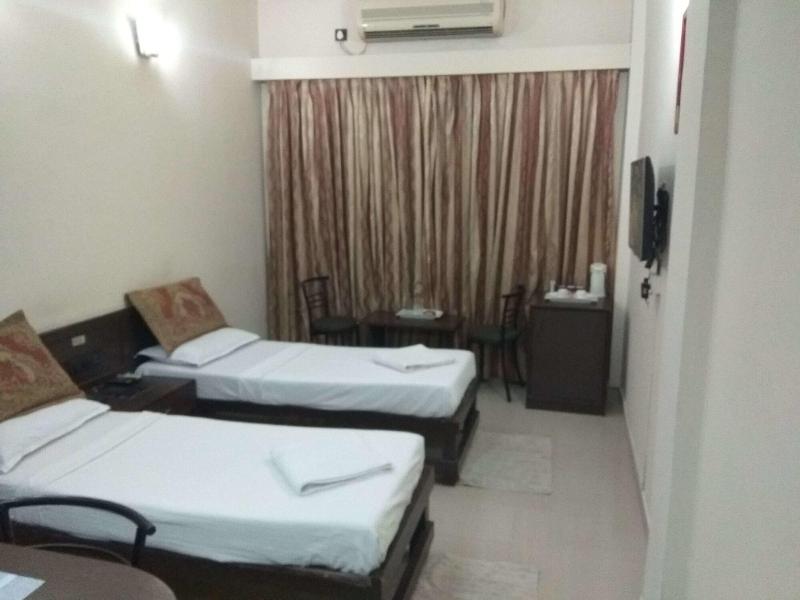 Jk Rooms 108 Hotel Royal Regency image