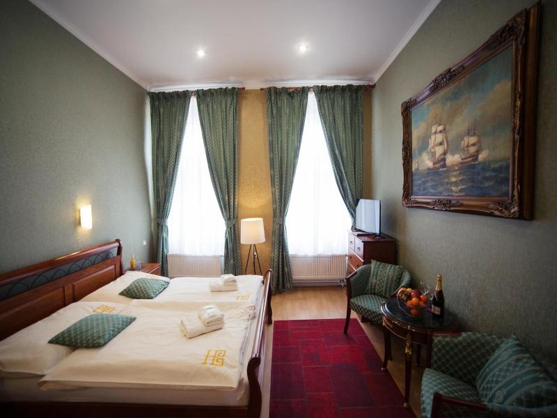 Hotel Bristol image