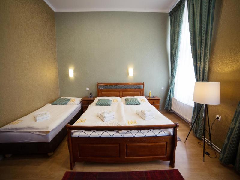 Hotel Bristol image