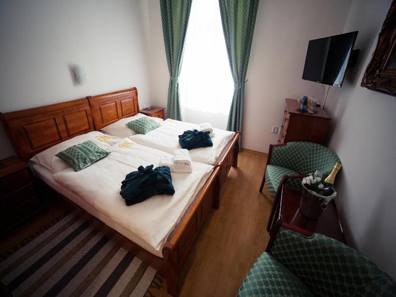 Hotel Bristol image