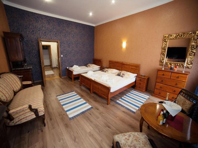 Hotel Bristol image