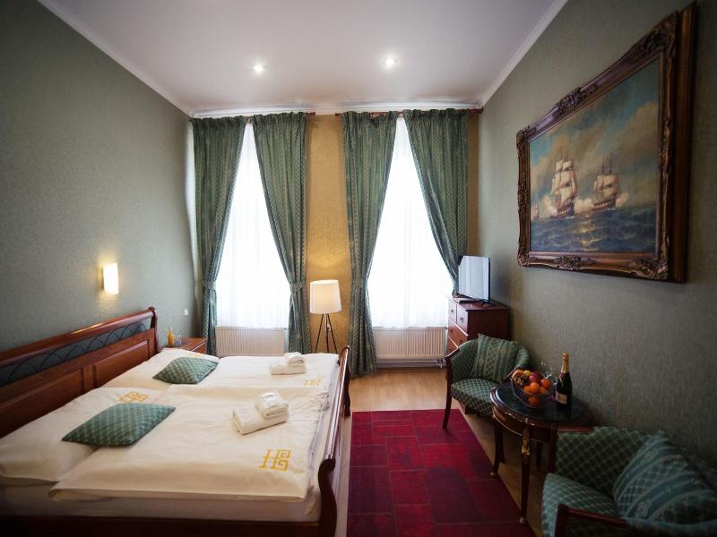 Hotel Bristol image