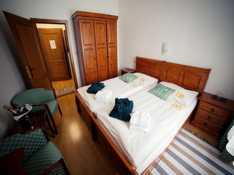Hotel Bristol image