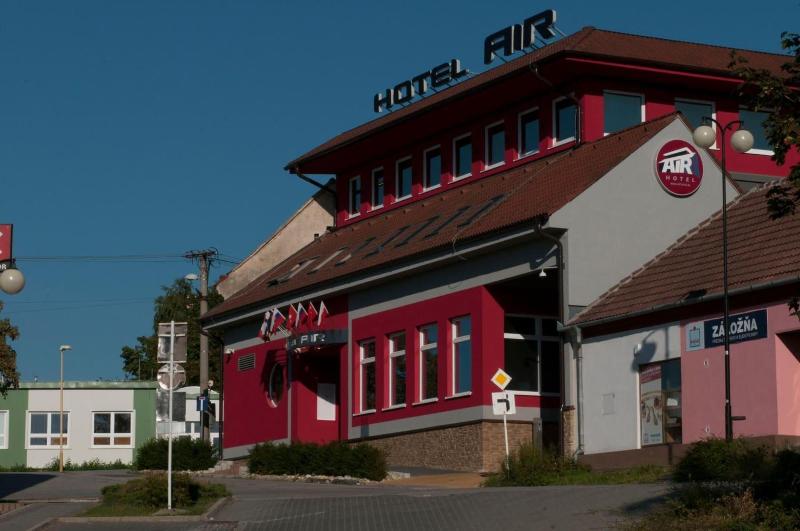 Air Hotel — general view