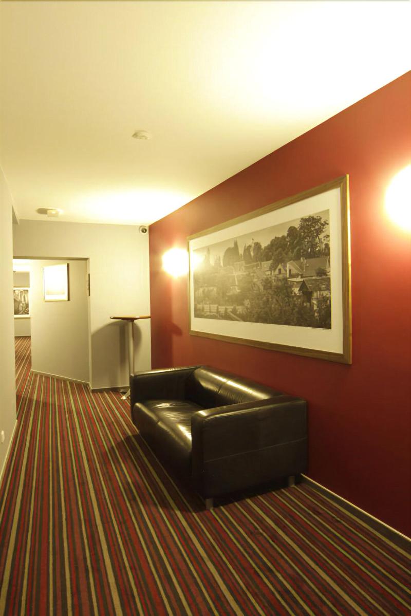 Air Hotel image