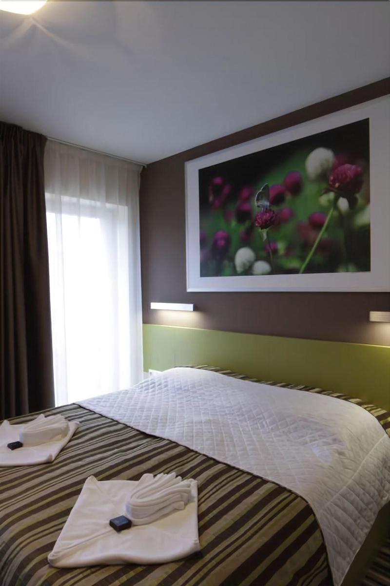 Air Hotel image