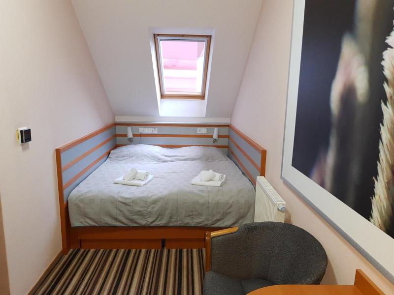 Air Hotel image