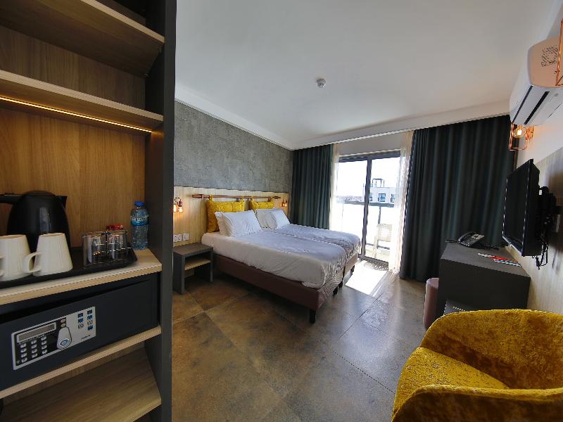 Ivy Hotel image