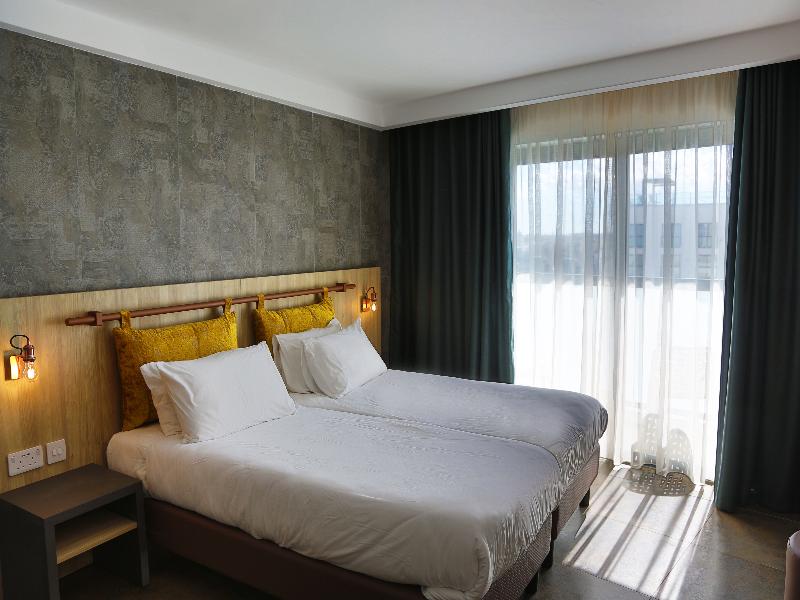 Ivy Hotel image