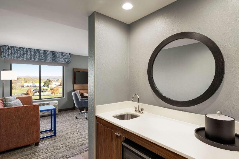 Hampton Inn & Suites By Hilton Olean image