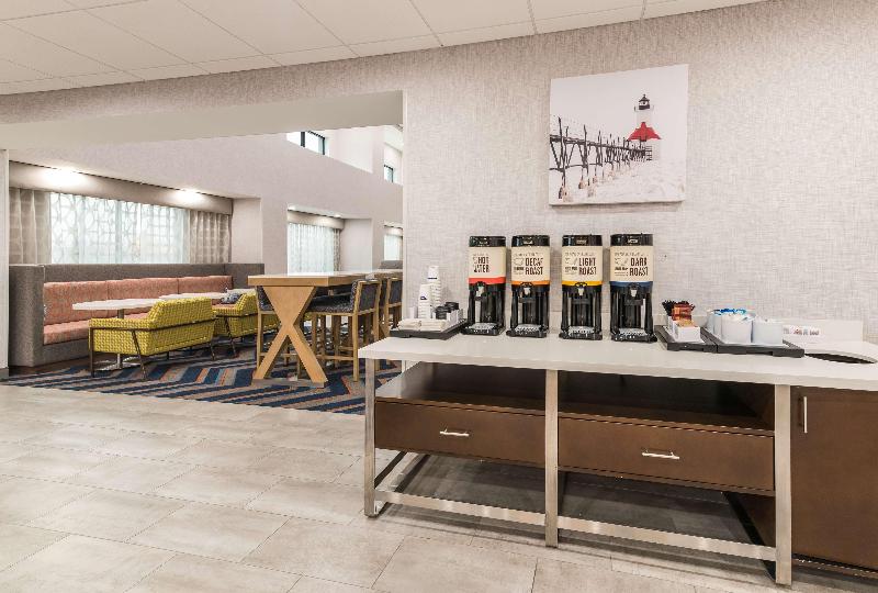 Hampton Inn & Suites By Hilton Benton Harbor photo 16