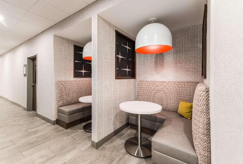 Hampton Inn & Suites By Hilton Benton Harbor photo 17