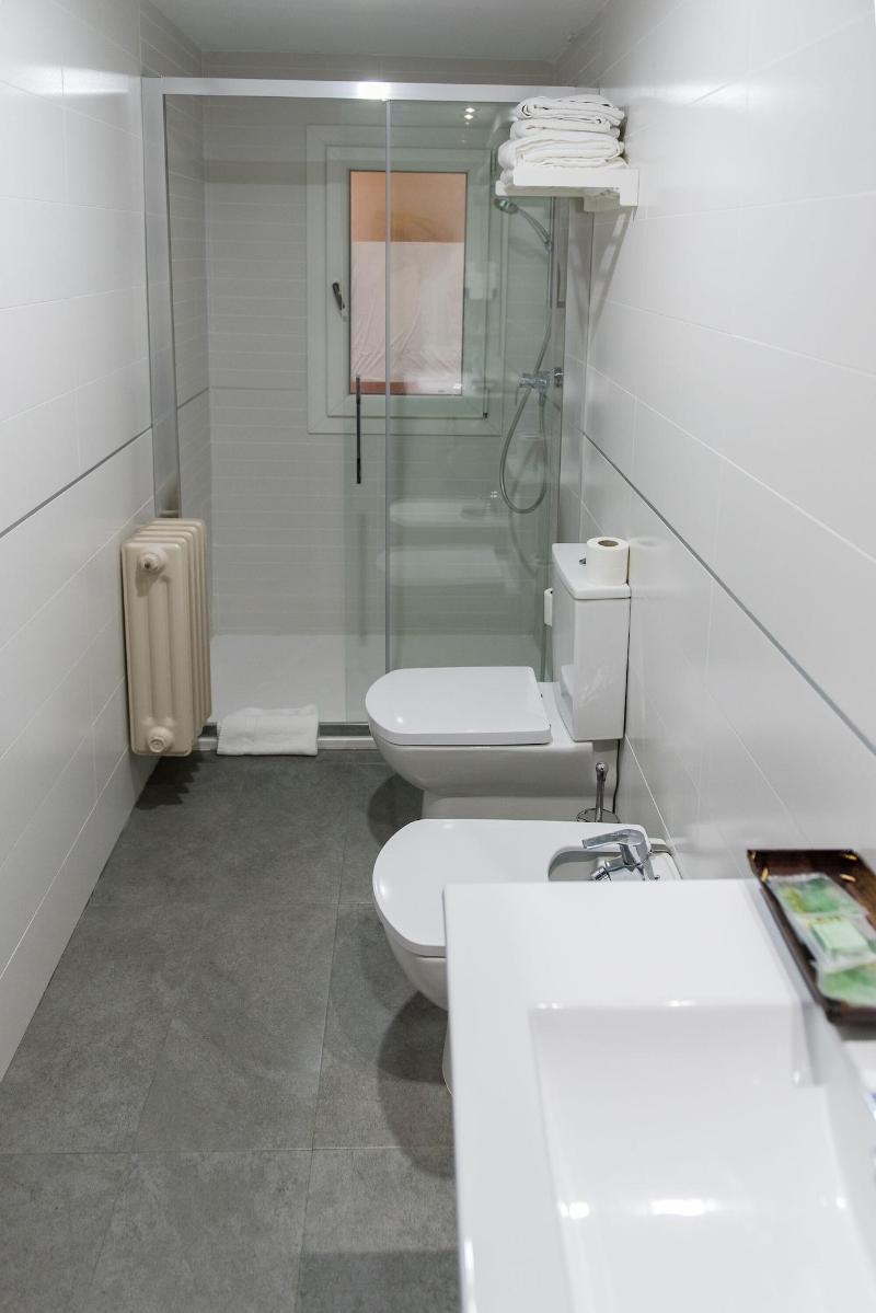 Hostal Verona image