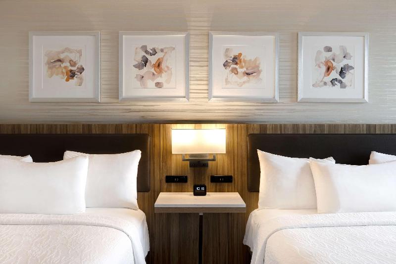 Hilton Garden Inn Anaheim Resort image