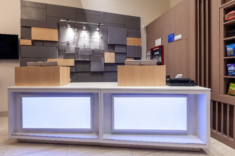 Holiday Inn Express NYC Brooklyn - Sunset Park - Image 1