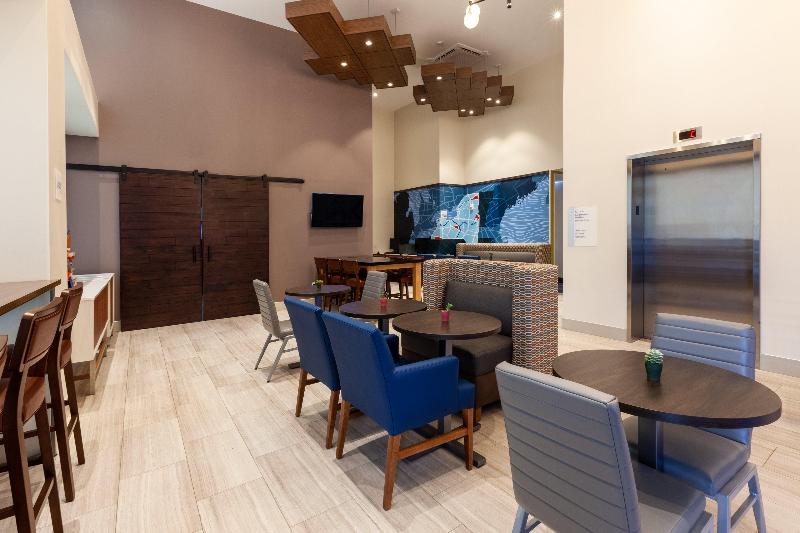 Holiday Inn Express NYC Brooklyn - Sunset Park - Image 2