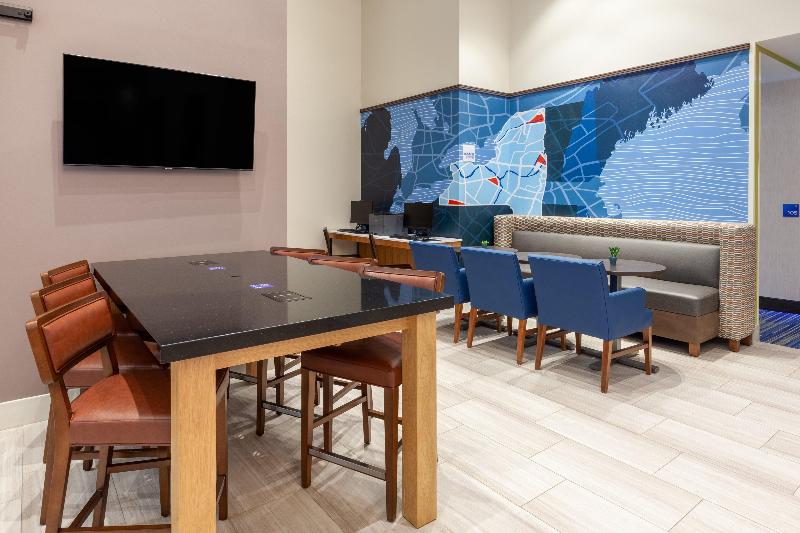 Holiday Inn Express NYC Brooklyn - Sunset Park - Image 3