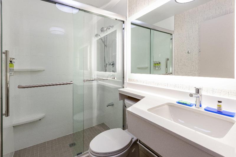 Holiday Inn Express NYC Brooklyn - Sunset Park - Image 9