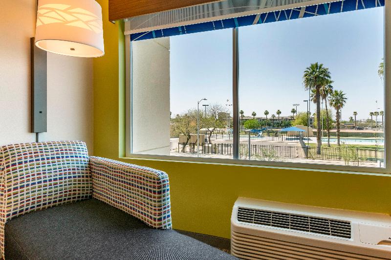 Holiday Inn Express Phoenix Dwtn State Capitol photo 16