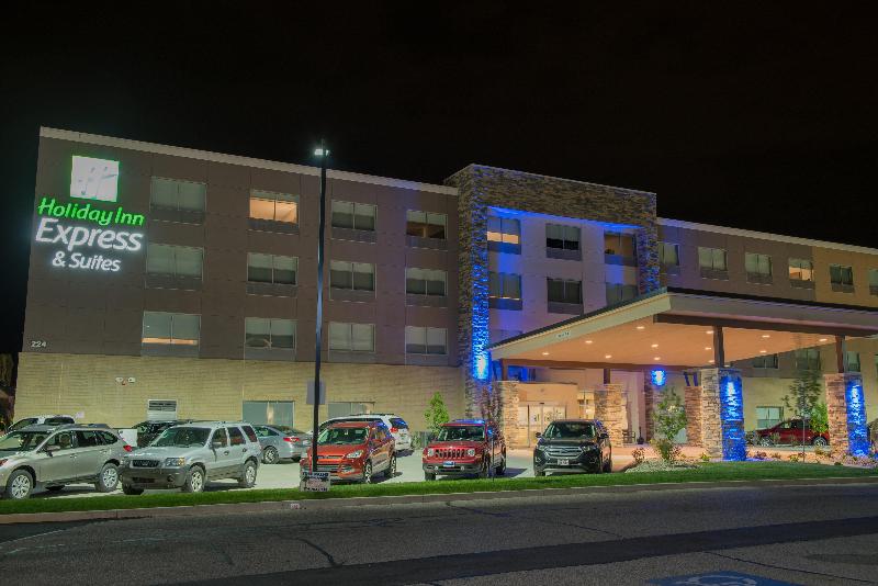 Holiday Inn Express & Suites Fort Wayne North image