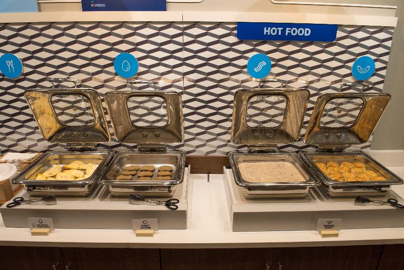Holiday Inn Express & Suites Fort Wayne North image