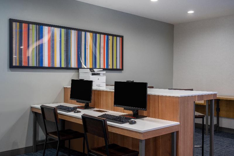 Holiday Inn Express & Suites Gilbert Mesa Gateway image
