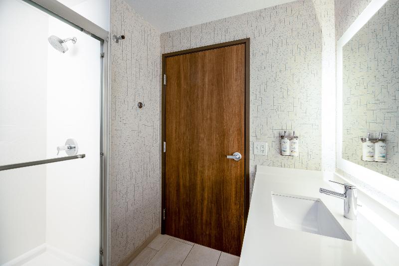 Holiday Inn Express & Suites Gilbert Mesa Gateway image