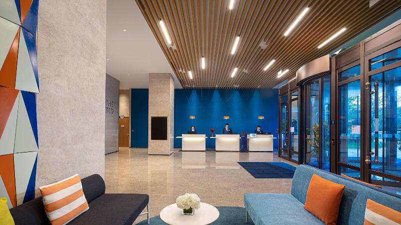 Holiday Inn Express Chengde Park View image